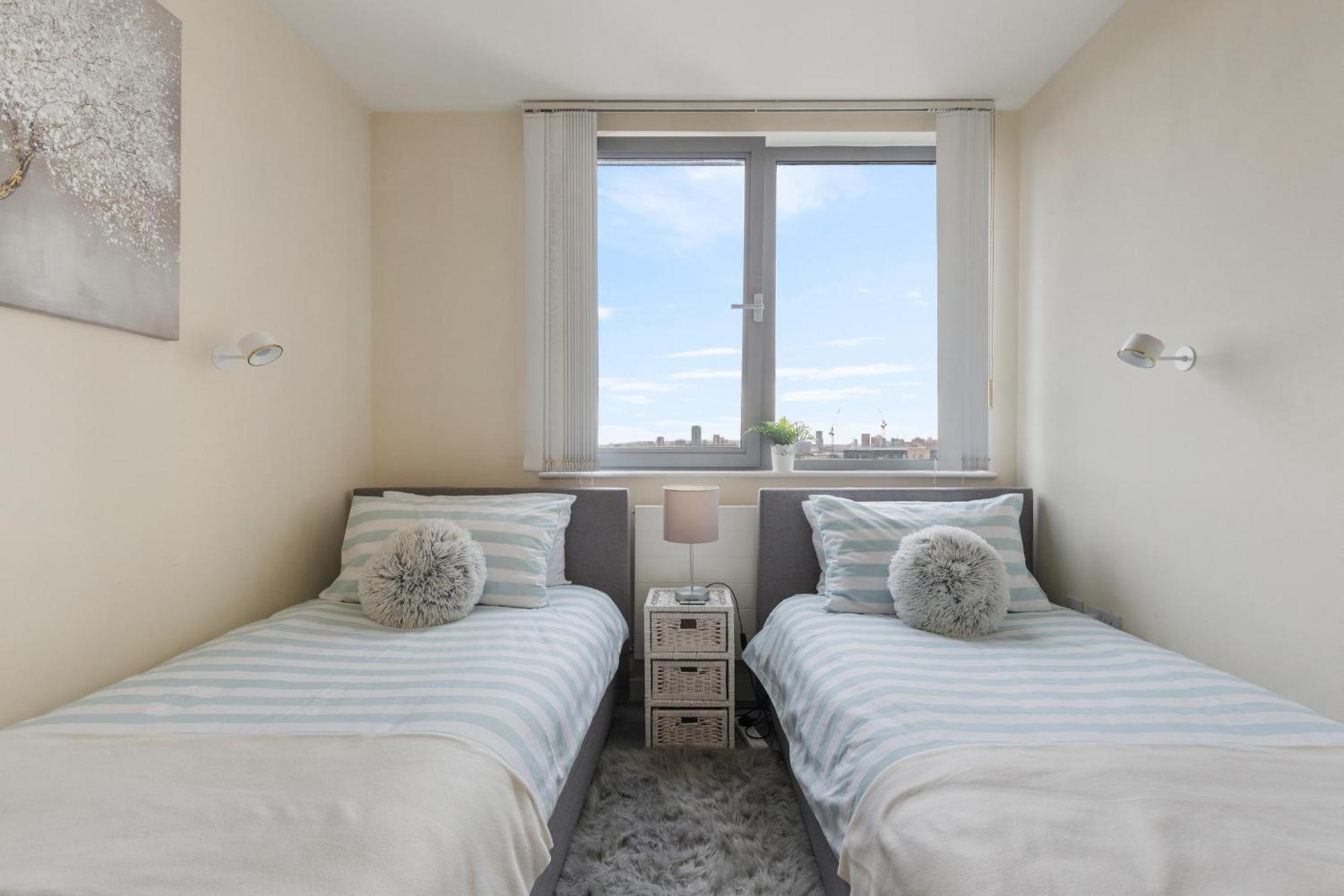 Stratford Skyview Apartment London Exterior photo