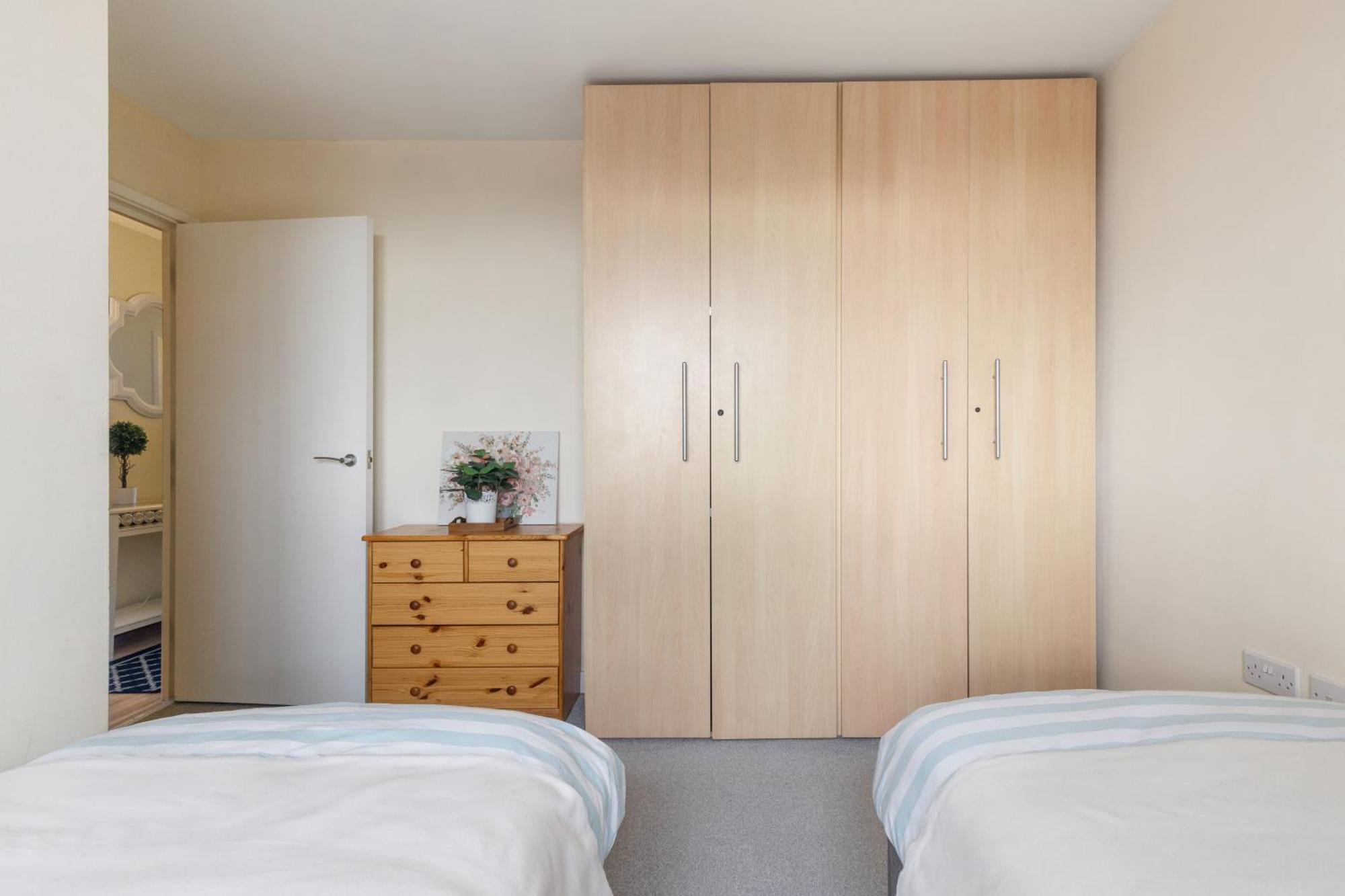 Stratford Skyview Apartment London Exterior photo